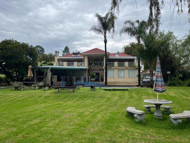 5 Bedroom Property for Sale in Glen Austin Gauteng