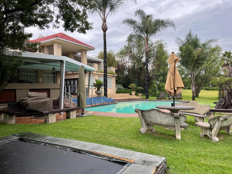 5 Bedroom Property for Sale in Glen Austin Gauteng