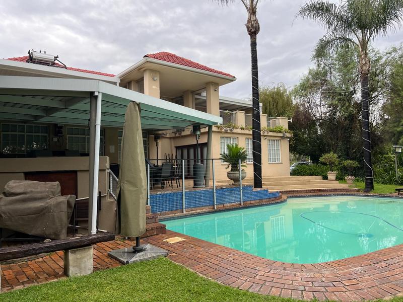 5 Bedroom Property for Sale in Glen Austin Gauteng