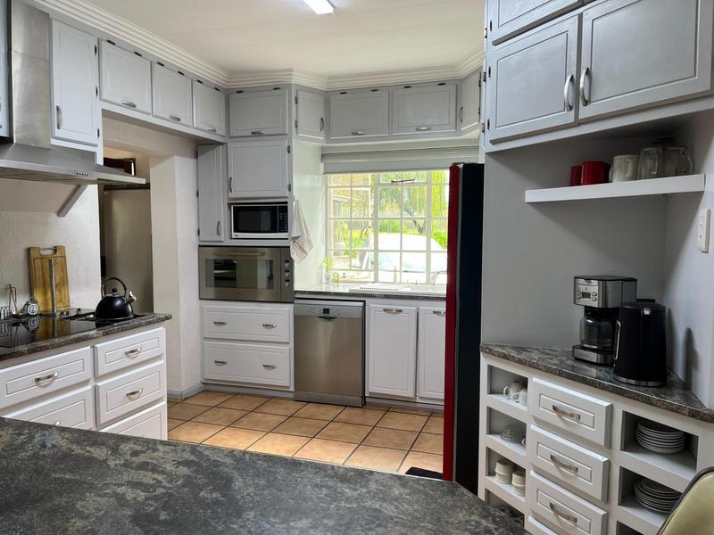 5 Bedroom Property for Sale in Glen Austin Gauteng