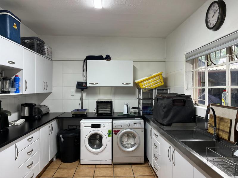 5 Bedroom Property for Sale in Glen Austin Gauteng