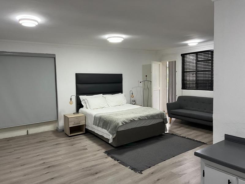 5 Bedroom Property for Sale in Glen Austin Gauteng