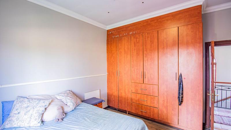 4 Bedroom Property for Sale in Midfield Estate Gauteng