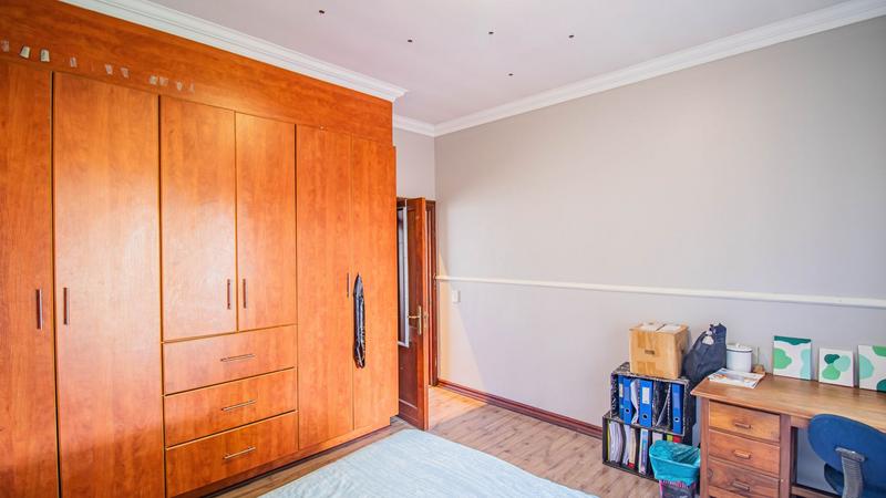 4 Bedroom Property for Sale in Midfield Estate Gauteng