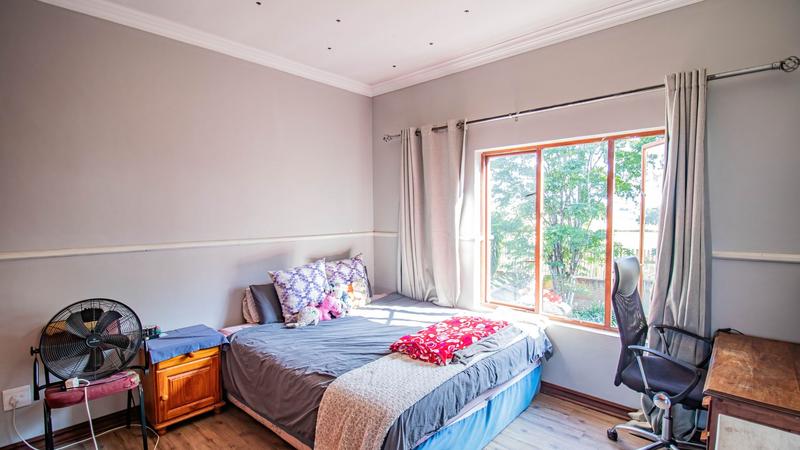 4 Bedroom Property for Sale in Midfield Estate Gauteng