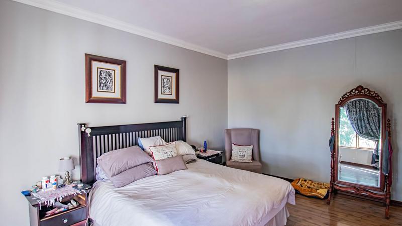 4 Bedroom Property for Sale in Midfield Estate Gauteng