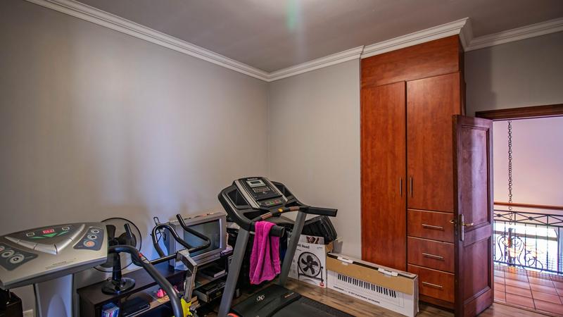 4 Bedroom Property for Sale in Midfield Estate Gauteng