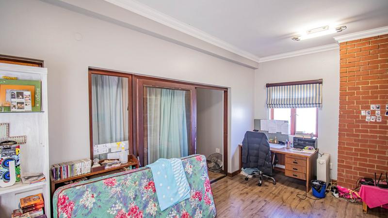 4 Bedroom Property for Sale in Midfield Estate Gauteng