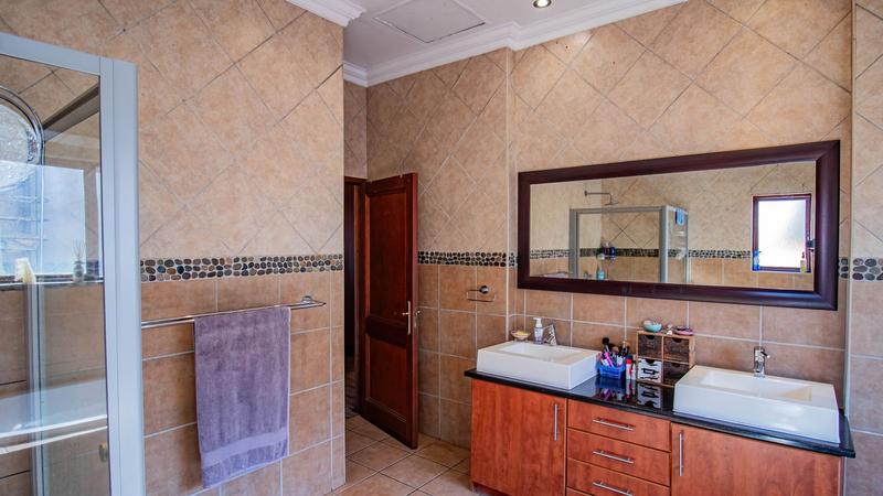 4 Bedroom Property for Sale in Midfield Estate Gauteng