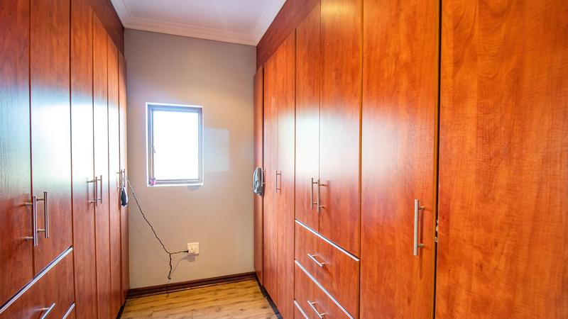 4 Bedroom Property for Sale in Midfield Estate Gauteng