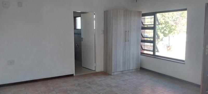 To Let 1 Bedroom Property for Rent in Edenvale Gauteng