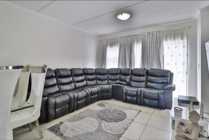3 Bedroom Property for Sale in Greenstone Hill Gauteng
