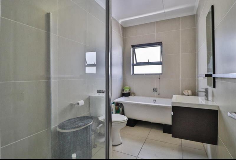 3 Bedroom Property for Sale in Greenstone Hill Gauteng