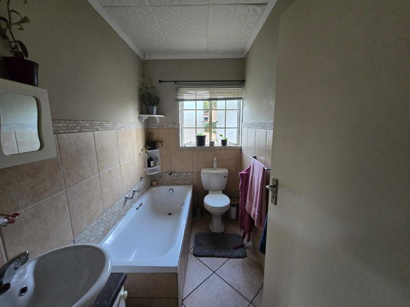 To Let 2 Bedroom Property for Rent in Noordheuwel Gauteng