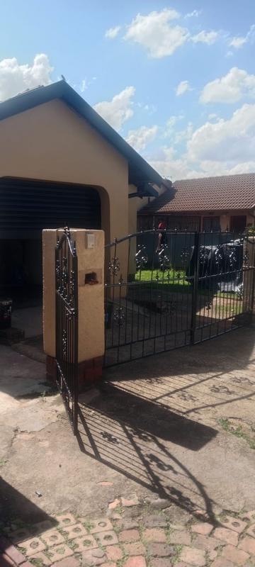 3 Bedroom Property for Sale in Daveyton Gauteng