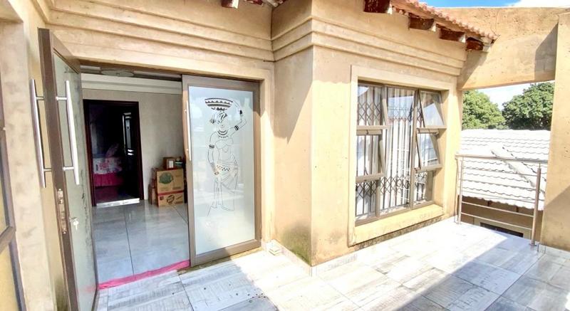 3 Bedroom Property for Sale in Bram Fischerville Gauteng