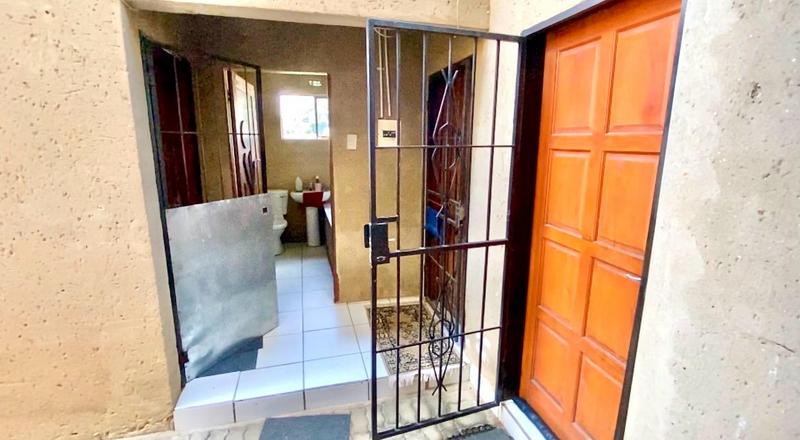 3 Bedroom Property for Sale in Bram Fischerville Gauteng