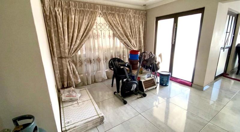 3 Bedroom Property for Sale in Bram Fischerville Gauteng