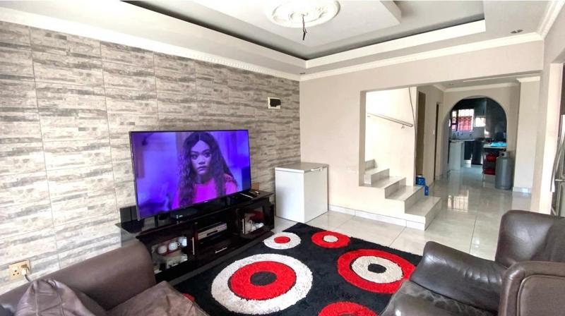 3 Bedroom Property for Sale in Bram Fischerville Gauteng