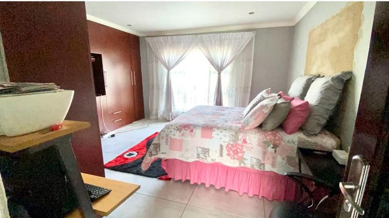 3 Bedroom Property for Sale in Bram Fischerville Gauteng