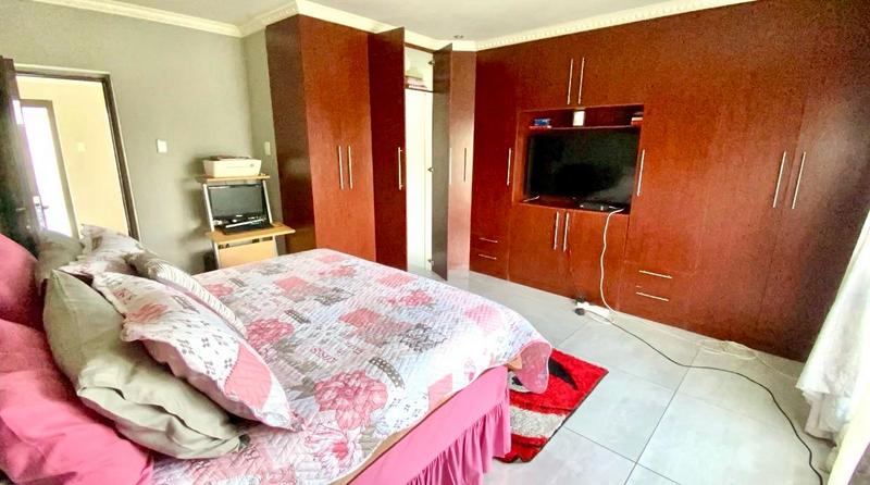 3 Bedroom Property for Sale in Bram Fischerville Gauteng