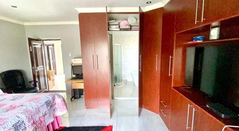 3 Bedroom Property for Sale in Bram Fischerville Gauteng