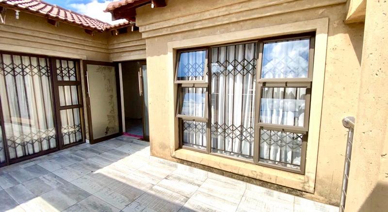 3 Bedroom Property for Sale in Bram Fischerville Gauteng