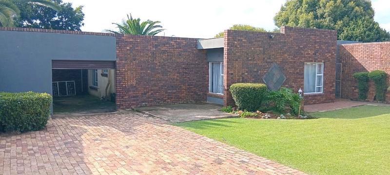 4 Bedroom Property for Sale in Morehill Gauteng