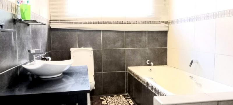 4 Bedroom Property for Sale in Morehill Gauteng