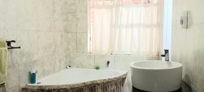4 Bedroom Property for Sale in Morehill Gauteng