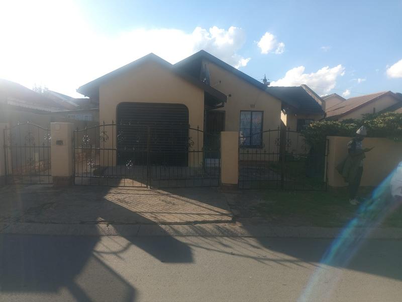 3 Bedroom Property for Sale in Daveyton Gauteng