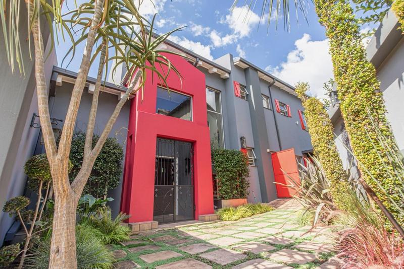 5 Bedroom Property for Sale in Featherbrooke Gauteng
