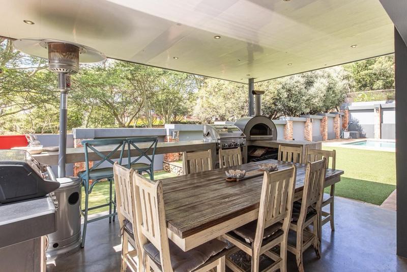 5 Bedroom Property for Sale in Featherbrooke Gauteng