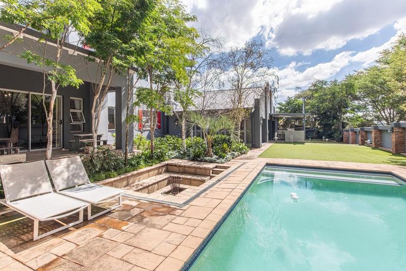 5 Bedroom Property for Sale in Featherbrooke Gauteng