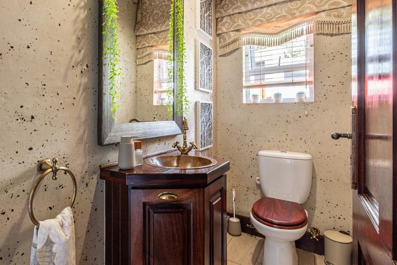 5 Bedroom Property for Sale in Featherbrooke Gauteng