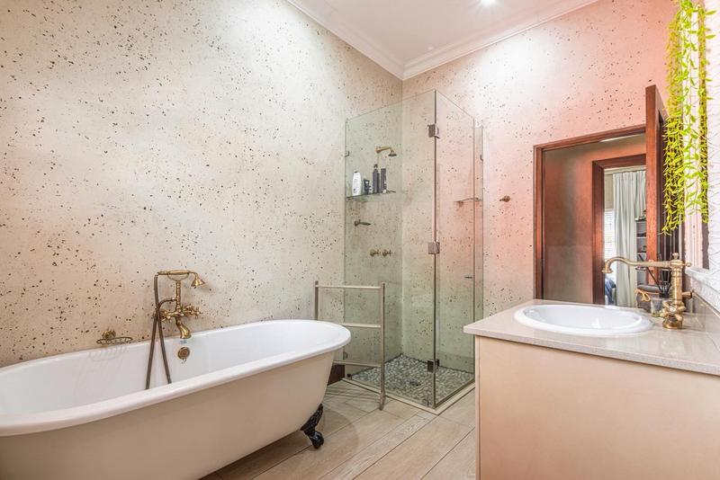 5 Bedroom Property for Sale in Featherbrooke Gauteng