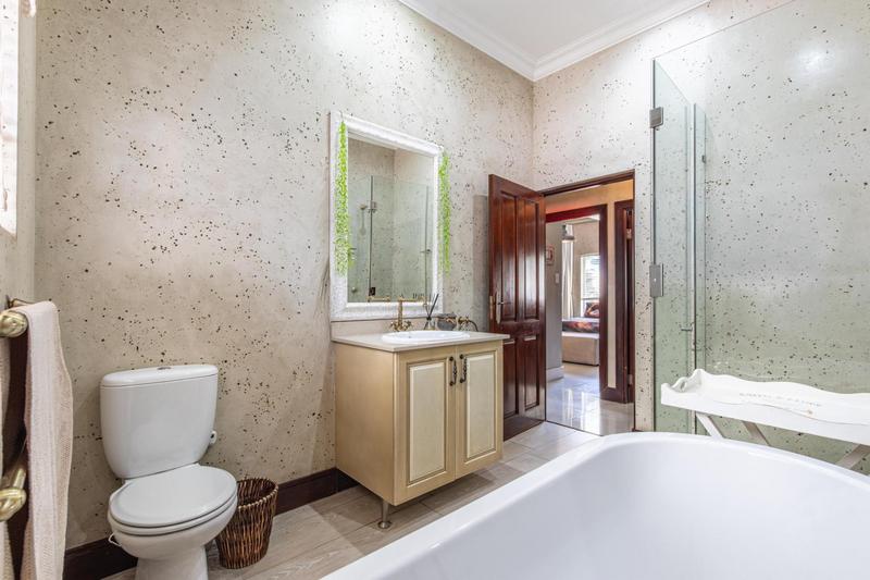 5 Bedroom Property for Sale in Featherbrooke Gauteng