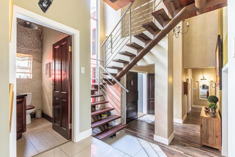 5 Bedroom Property for Sale in Featherbrooke Gauteng