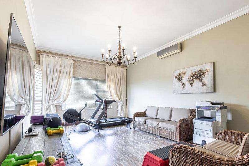 5 Bedroom Property for Sale in Featherbrooke Gauteng