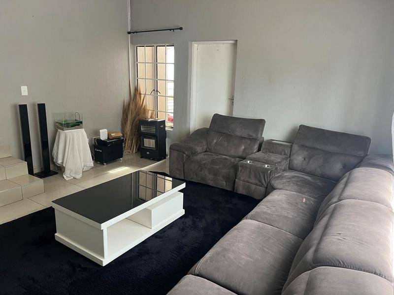 5 Bedroom Property for Sale in Weltevreden Park Gauteng