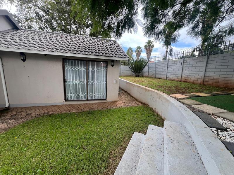 5 Bedroom Property for Sale in Weltevreden Park Gauteng
