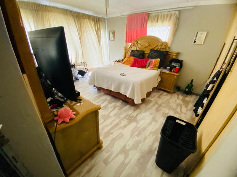 4 Bedroom Property for Sale in Crystal Park Gauteng