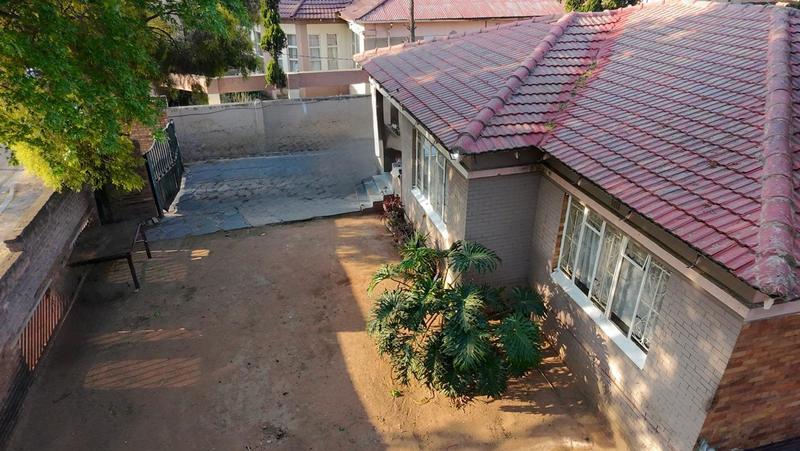 4 Bedroom Property for Sale in Rosettenville Gauteng