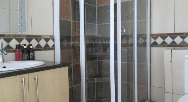 2 Bedroom Property for Sale in Fourways Gauteng