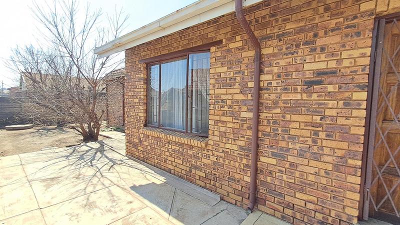 3 Bedroom Property for Sale in Sebokeng Unit 17 Gauteng