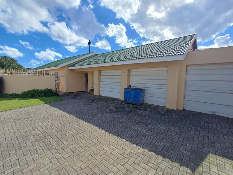 3 Bedroom Property for Sale in Unitas Park Gauteng