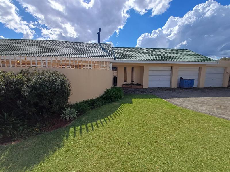 3 Bedroom Property for Sale in Unitas Park Gauteng