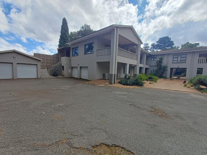5 Bedroom Property for Sale in Unitas Park Gauteng