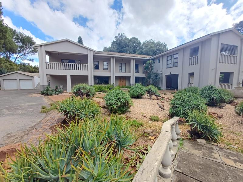 5 Bedroom Property for Sale in Unitas Park Gauteng