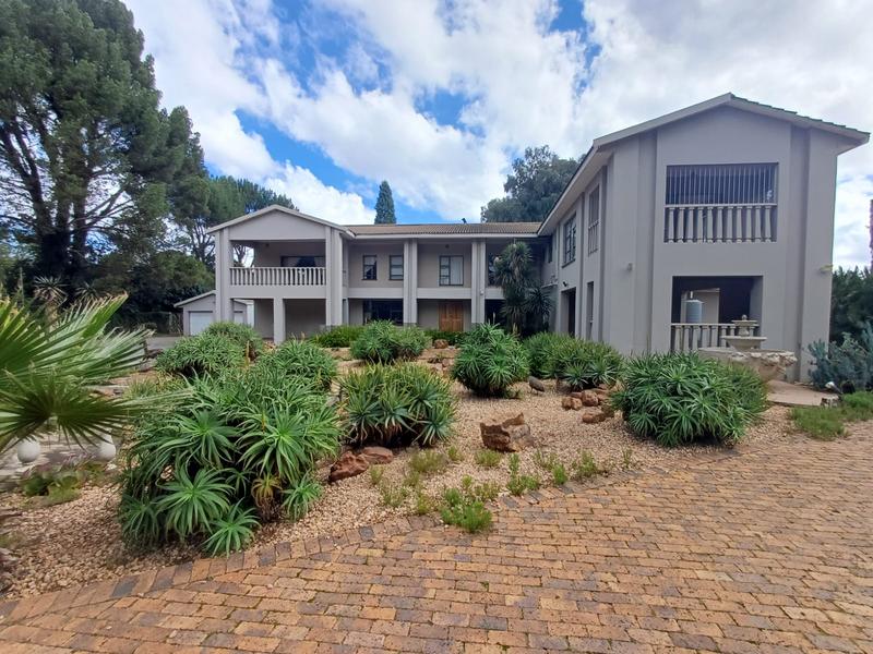 5 Bedroom Property for Sale in Unitas Park Gauteng